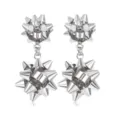 Feestelijke zilveren metalen strikbloem hangende oorbellen met uniek cadeau-ontwerp - Dubbele Strik Oorknopjes / Zilver