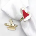 Dettaglio portatovagliolo natalizio a forma di cappello di Babbo Natale - Cappello natalizio