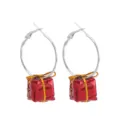 Creatieve kerst hoop oorbellen met feestelijke rode geschenkdoos bedeltjes en goud - Rode Geschenkdoos Oorbellen (006-16)
