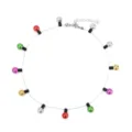 Creatieve kerstketting met kleurrijke lampornamenten op een effen witte achtergrond - Kleurrijke ronde gloeilamp ketting (006-23) / Kleurrijk