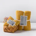Weiches Korallenfleece Handtuch und Badetuch Set, saugfähiges gelbes zweiteiliges Set. - Gelb
