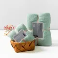 Grünes Korallenfleece Handtuch-Set, weiches saugfähiges Badetuch und Gesichtstuch für den Alltag. - Hellgrün