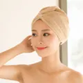 Absorbent coral fleece dry hair cap in beige with button for quick drying - Solid Color Style / 65x25cm / Coffee