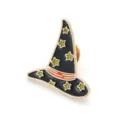 Broche en émail chapeau de sorcier d'Halloween avec motifs d'étoiles jaunes et or - Style Chapeau de Sorcière
