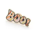 Épingle en émail 'BOO!' d'Halloween avec rayures pour des tenues effrayantes. - Style de Lettre BOO!