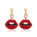 Elegante rode lippen oorbellen met gouden afwerking, romantisch Valentijnsdag sieraad. - Rode Lip Stijl (11)