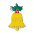 Kerst emaille broche met een schattige gele bel en groene hulstblaadjes met bessen - Bel Brosche