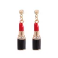 Creatieve rode lippenstift oorbellen met gouden afwerking en heldere strasstenen - Lippenstift Oorknopjes Stijl (18)