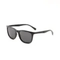 Occhiali da sole polarizzati neri con montatura opaca in TR90 per uomo e donna eleganti - Montatura Quadrata Classica (TR9177) / Nero Lucido Grigio Totale