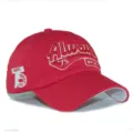 Nahaufnahme einer roten Baumwoll-Baseballkappe mit detaillierter Always 75 Stickerei. - Erwachsene (55-60cm) / Rot