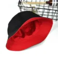Hochwertiger Wende-Anglerhut aus Baumwolle in Schwarz und Rot für Sonnenschutz und Stil - Einheitsgröße / Schwarz und Rot Wendbar
