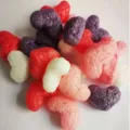 Hartvormige kleurrijke DIY-maïskorrels voor educatief knutselen van kinderen. - Hart / Verpakking van 1 kg