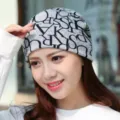 Lässige graue Beanie-Mütze mit schwarzem Alphabet-Druck für Erwachsene im Freien - Verstellbar / Buchstabe Grau