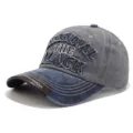 Vista dettagliata del cappellino da baseball in denim lavato vintage con ricamo Original The Black - Taglia Unica (55-60cm) / Corona Grigio Chiaro Tesa Navy Patch