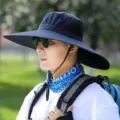 Navyblauer UV-Schutz Sonnenhut mit breiter Krempe für Herren zum Wandern und Angeln - M (56-58cm) / Marineblau