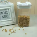 Recipiente de almacenamiento hermético de plástico transparente para granos y snacks con tapa blanca. - 800 cc
