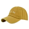 Casquette en coton délavé jaune avec broderie blanche bad hair day au style manuscrit élégant - Curcuma