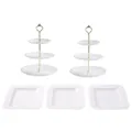 Juego de soportes para tartas blancos de 3 niveles y platos rectangulares para fiestas. - Soporte de 3 niveles redondo con relieve, borde dorado y varillas doradas (2 sets) y bandejas cuadradas con relieve blancas (3 unidades)