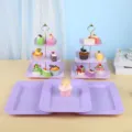 Ensemble de présentoirs à gâteaux violets à 3 niveaux et plateaux avec motifs en relief. - Support Carré Gaufré Avec Plateau Carré Gaufré / 2 Présentoirs À Étages Et 3 Plateaux / Violet