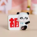Figurine de panda mignon avec tuile de mahjong, décor de bureau et cadeau - Joie Mahjong - Victoire (Panda)