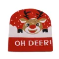 Berretto invernale in maglia rossa con simpatico renna e scritta ricamata 'OH DEER!' - Motivo Renna Oh Deer (8)
