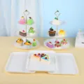 Présentoirs à gâteaux étagés blancs et plateaux à desserts pour fêtes de mariage - Support à 3 Niveaux Gaufré Rond avec Plateau Carré (Tige Dorée) / Ensemble De 5 Pièces (2 Ensembles De Présentoirs À 3 Niveaux + 3 Plateaux) / Blanc