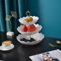 Élégant présentoir à fruits européen à 3 niveaux blanc en fleur avec poignée dorée - Style Floral à 3 Niveaux (Tige Dorée) / Blanc