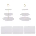 Europäischer Stil 3-stöckiger Kuchenständer und rechteckige Tabletts für Party und Hochzeit. - 2 Sets Schmetterlings-Ständer 3-stöckig mit goldenen Stäben & 3 weiße rechteckige Spitzentabletts