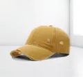 Nahaufnahme der senfgelben, distressed Baumwoll-Baseballkappe mit modischen Löchern - Einheitsgröße(Einstellbar) / Kurkuma
