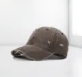 Detailansicht der Vintage-Distressed-Effekte auf einer gewaschenen Baumwollkappe - Einheitsgröße(Einstellbar) / Kaffeebraun