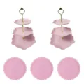 Support à gâteau rose à 3 étages de style européen et plateau de fruits pour table de mariage. - 2 Ensembles de supports hexagonaux à 3 étages avec tiges dorées roses + 3 plateaux ronds en dentelle roses