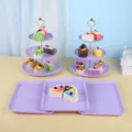 Présentoir à gâteaux violet et plateaux dessert - Support rond gaufré à 3 niveaux avec tige dorée et plateau carré / 2 Présentoirs À Étages Et 3 Plateaux / Violet