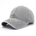Klassische gewaschene graue Baumwoll-Baseballkappe mit verstellbarem Riemen für Damen - Distressed Einfarbiger Stil (2021A-805) / Hellgrau