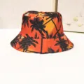 Stylischer orangefarbener Fischerhut mit Palmenmuster für tropischen Sonnenschutz. - Orange Kokospalme Druck