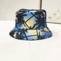 Wendbarer Fischerhut mit tropischem Palmenmuster und geometrischen Motiven für den Sommer - Blau Gelb Verlauf Palme