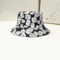 Trendiger Wende-Anglerhut mit coolem Cartoon-Würfel-Print in klassischem Schwarz und Weiß - S/W Würfel Druck