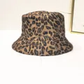 Stylischer Anglerhut mit Leopardenmuster für Sonnenschutz und Outdoor-Modebekleidung - Klassischer Leopardendruck