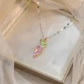 Collier pendentif carotte élégant avec zircons roses et verts dans un coffret cadeau. - Style Carotte Couleur Acier (X0962)