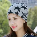 Weiche graue Beanie-Mütze mit schwarzem Sternmuster und Buchstabendruck für Damen, Kaschmir-ähnlich - Big gray five-pointed star / Verstellbar