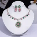 Parure de bijoux luxueuse avec zircones roses et vertes, collier et boucles d'oreilles - Style Tournesol Or Rose et Vert (PJ-200)