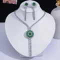 Élégante parure de bijoux argentés avec motifs floraux vert émeraude et pierres de zircone - Émeraude et Blanc (PJ-223)