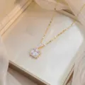 Élégant collier en or avec pendentif en zircon violet carré dans un écrin de luxe - Style Carré Violet (X0952)