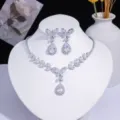 Élégant ensemble de bijoux de mariage collier et boucles d'oreilles papillon - Style Goutte d'Eau Papillon Argent et Blanc (PJ-208)
