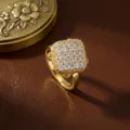 Eleganter vergoldeter drehbarer quadratischer Ring mit Zirkonia-Pavé für Damen. - Ring (J0673) / Gold
