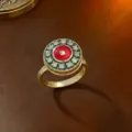 Eleganter vergoldeter drehbarer Ring im Vintage-Stil mit roter Mitte und Zirkon - Ring (J0784) / Gold