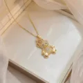 Élégant collier avec pendentif ours à couronne doré et accents de zircone étincelants - Style Ours à Couronne Doré (X0659--1)