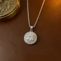 Silberne, um 360 Grad drehbare Halo-Anhänger-Halskette mit funkelnden CZ-Steinen - Pavé-Halskette (X0061--3) / Silber