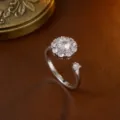 Eleganter silberner drehbarer offener Ring mit einem funkelnden Zirkonia-Blumencluster - Offener Ring mit Mikro-Pavé-Blütenblättern (J0001--3) / Silber