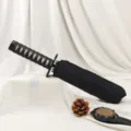 Ombrello con manico a spada katana e calotta nera su elegante sfondo in tessuto bianco - Manico Argento