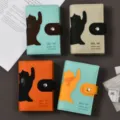A7 taccuino ad anelli con simpatico gatto in pelle morbida diario planner organizer. - Taccuino in pelle 128K - 80 fogli (Farfalla e gattino) - Set di 4 misti